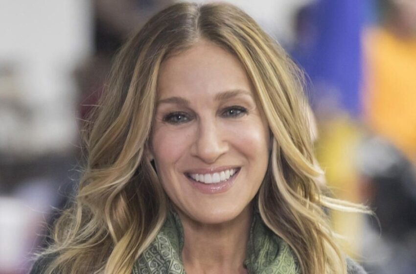 “Con Gafas y un Moño en la Cabeza”: ¿Cómo Luce Sarah Jessica Parker Sin Maquillaje?