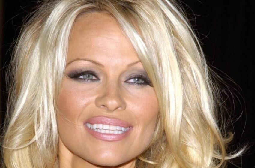  Pamela Anderson, a sus 57 años, posó sin maquillaje para la portada de Better Homes & Gardens: ¡Fotos raras de la estrella que se hicieron virales de inmediato!