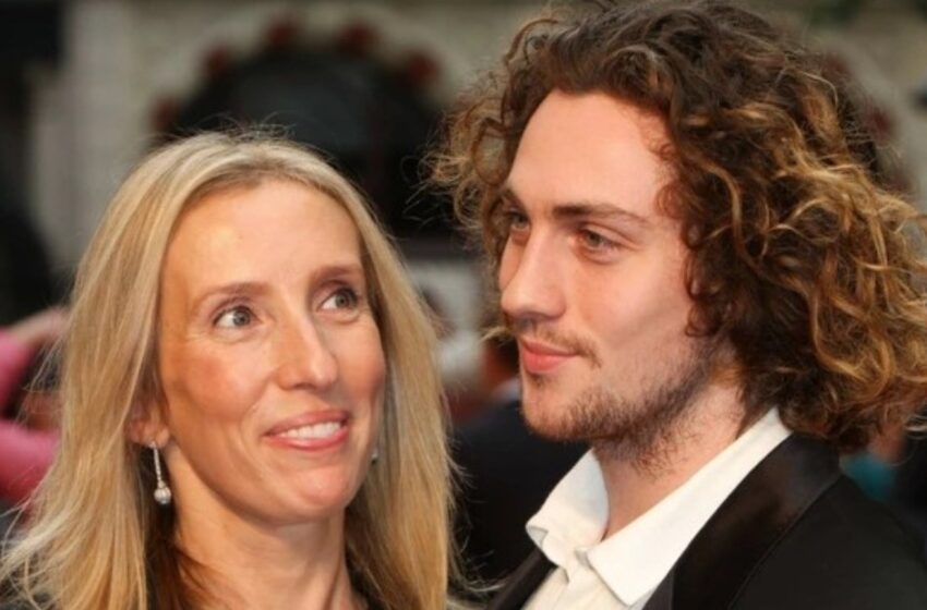  “¡No Es Su Madre!”: Aaron Taylor-Johnson, de 33 Años, Responde a las Críticas Sobre Su Matrimonio con Su Esposa de 57 Años