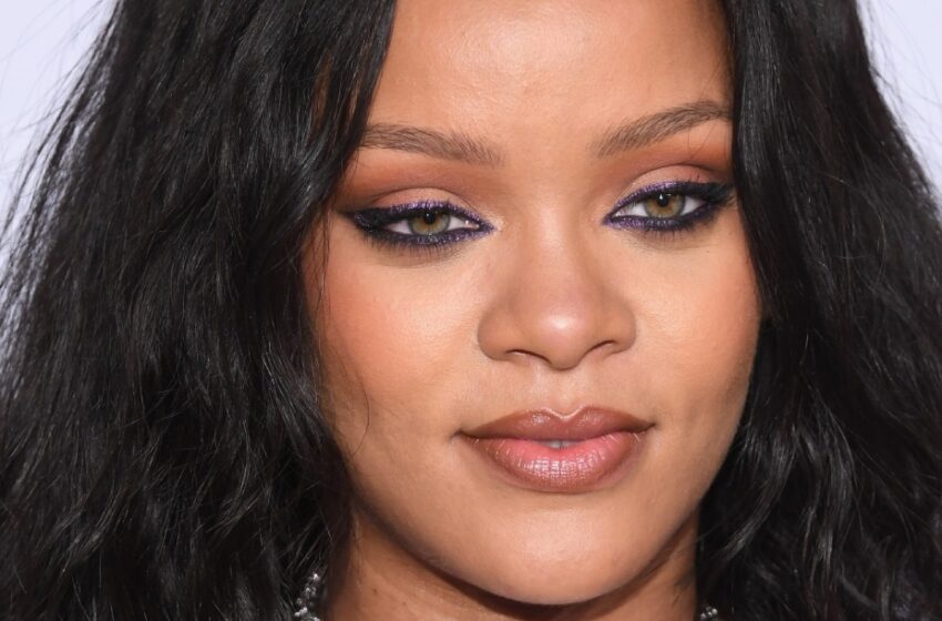 Día de playa en familia con Rihanna: Fotos impresionantes de la estrella en un vestido negro semitransparente junto a A$AP Rocky y sus hijos