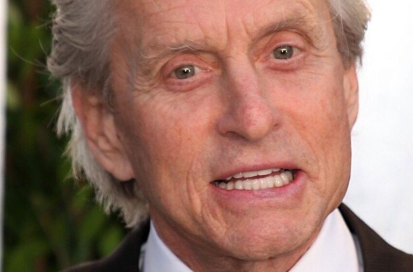  ¡Michael Douglas, de 79 años, sale con sus dos hijos! ¡Mira cómo lucen Carys, de 21 años, y Dylan, de 23!