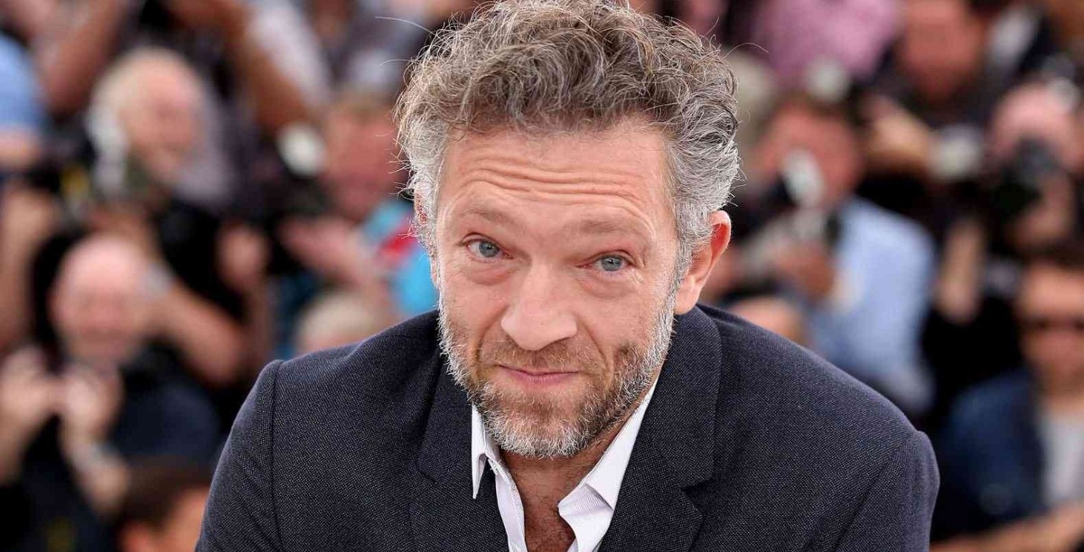 La novia de Vincent Cassel comparte una foto para celebrar su primer aniversario