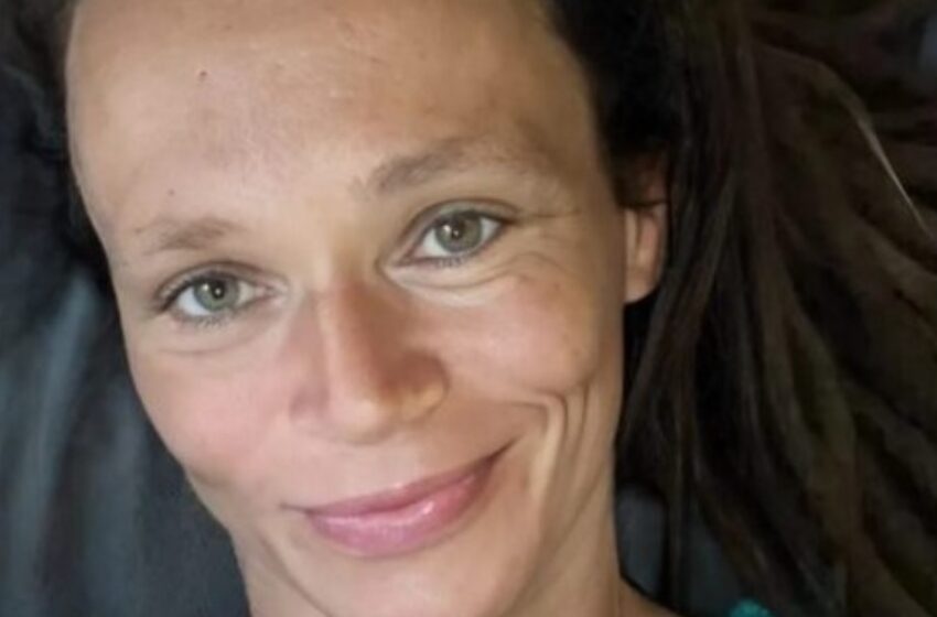 ¡Madre de 27 años dio a luz a su cuarto hijo en el océano: las fotos del parto son hipnotizantes!