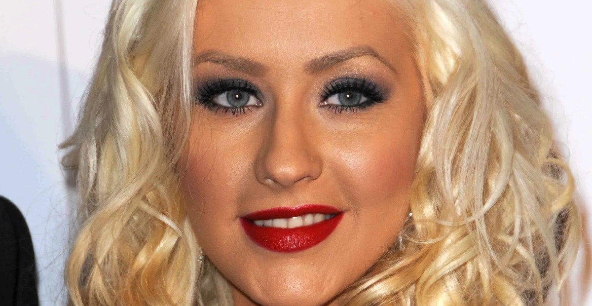 “¡Parece que tiene 18 años de nuevo!”: ¡Christina Aguilera, de 43 años, asombra a todos con su sorprendente apariencia juvenil y figura impecable!