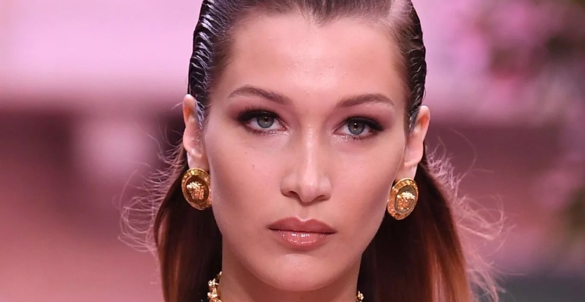 Bella Hadid Captada por los Paparazzi en un Bikini Picante en la Playa de Malibu: ¡Las Fotos Más Provocativas de la Modelo!