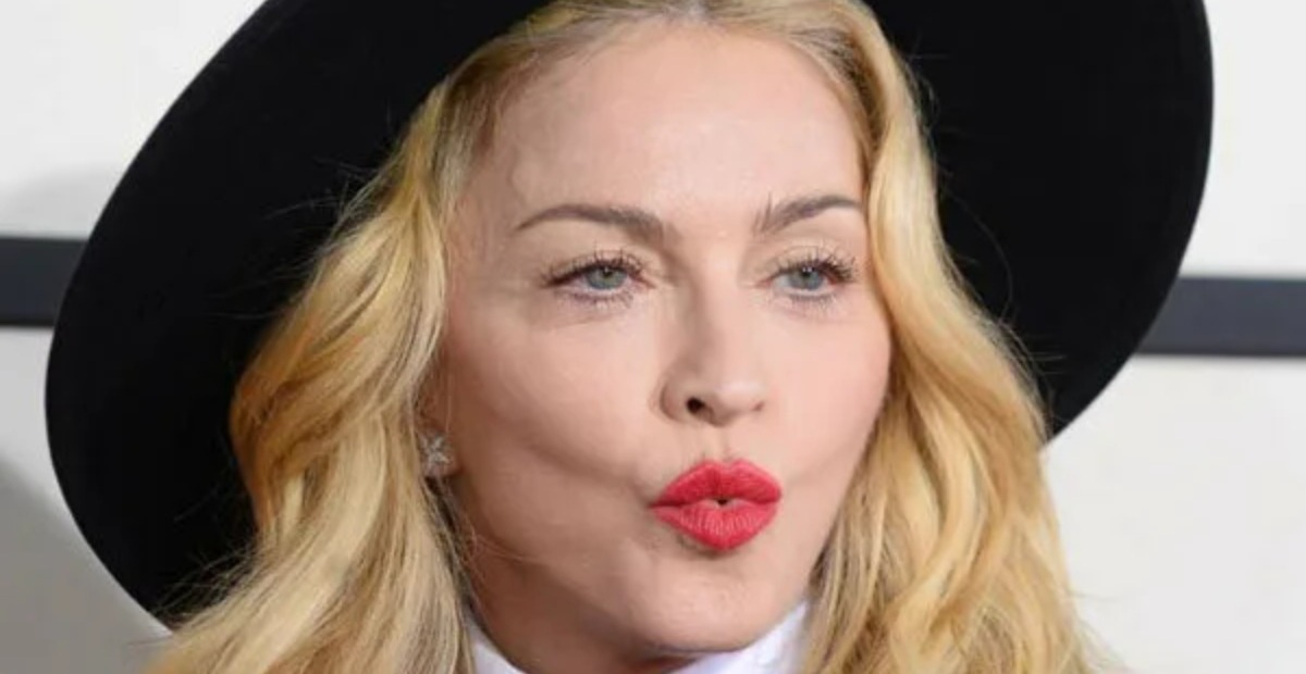 “¡Parece que está en sus 20s!”: Madonna, de 66 años, Impacta en una Sesión de Fotos Glamurosa en su Rancho