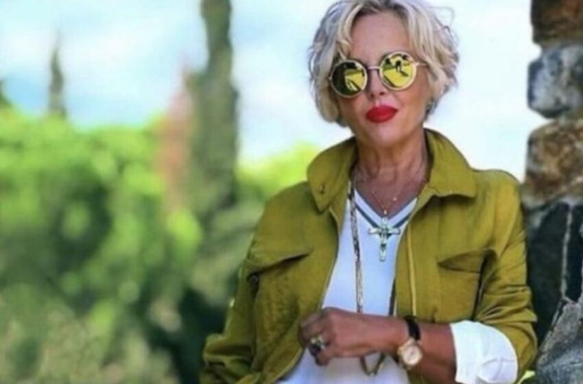  “Radiante y Estilosa”: Outfits Sencillos y Modernos para Mujeres de 55 Años en Adelante