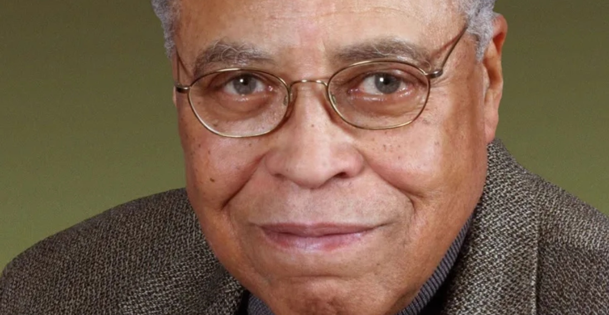 “El único hijo de James Earl Jones, a los 42 años, sorprende a los fanáticos con su impresionante parecido con su padre”: ¿Cómo luce ahora?