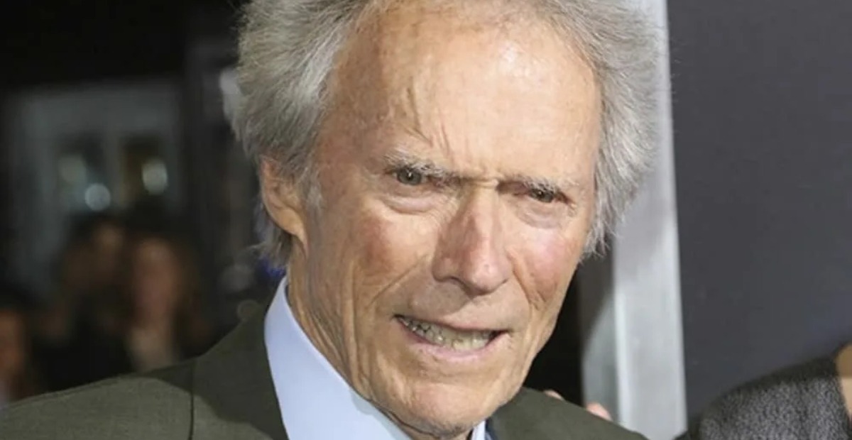 “La Famosa Hija del Actor que Fue Criada por Otra Familia Antes de que Él Supiera de Su Existencia”: ¡Fotos Raras de la ‘Hija Perdida’ de Clint Eastwood que Ahora Comparte un Fuerte Parecido con Él!