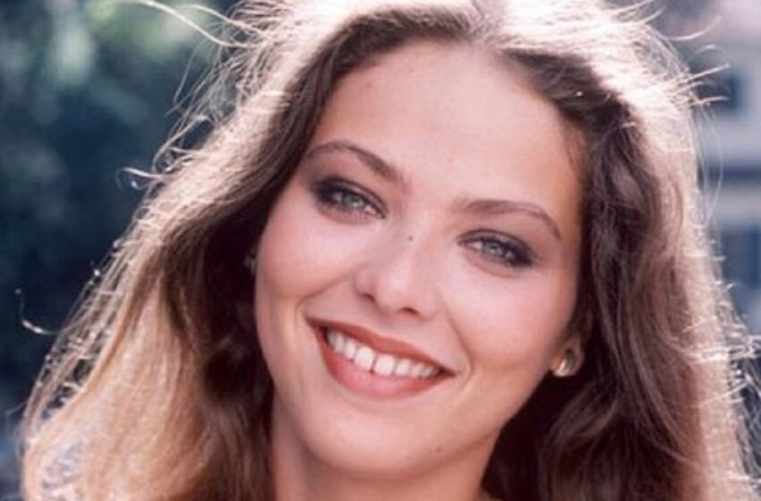  “¡Una belleza que se niega a envejecer!”: ¡La actriz Ornella Muti, de 69 años, luce su figura juvenil en una minifalda!