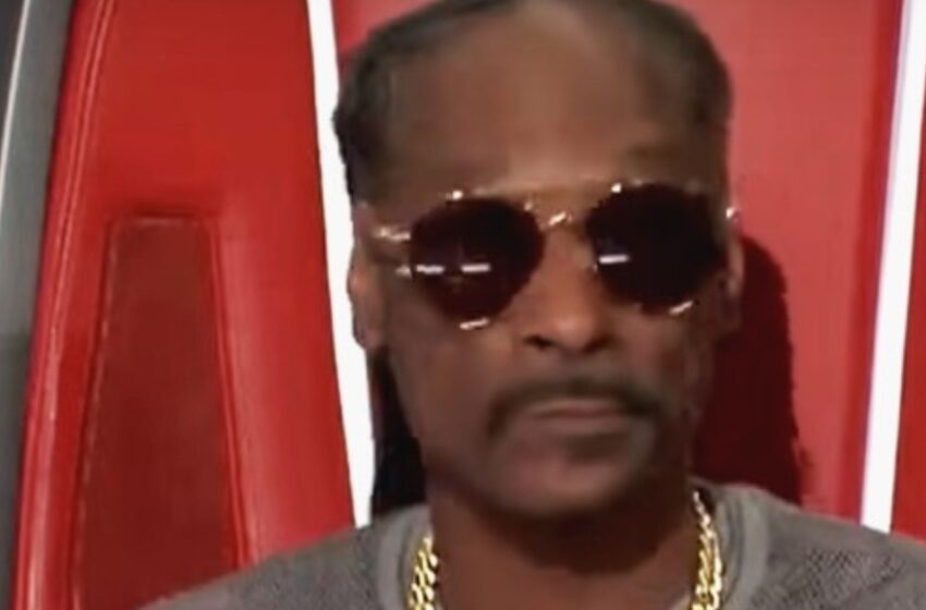  ¡El Significado del Collar Regalo de Snoop Dogg a los Concursantes de “The Voice”: ¡Descubre lo Que Realmente Representa!