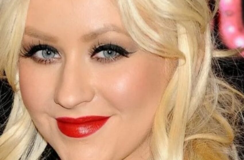  “Parece una muñeca de plástico”: Christina Aguilera sorprende a sus fans con sus nuevas fotos – ¿Cómo luce?