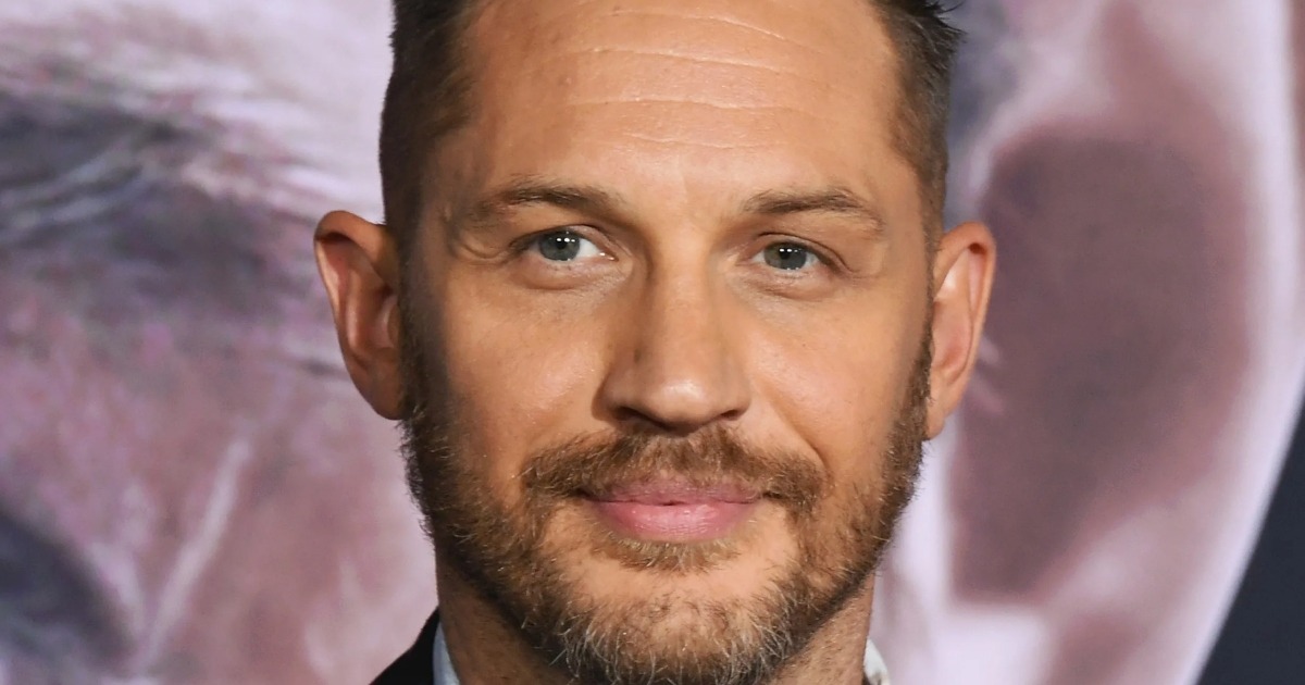 ¡La sorprendente transformación de Tom Hardy! El actor de Hollywood de 46 años parece tener el doble de su edad