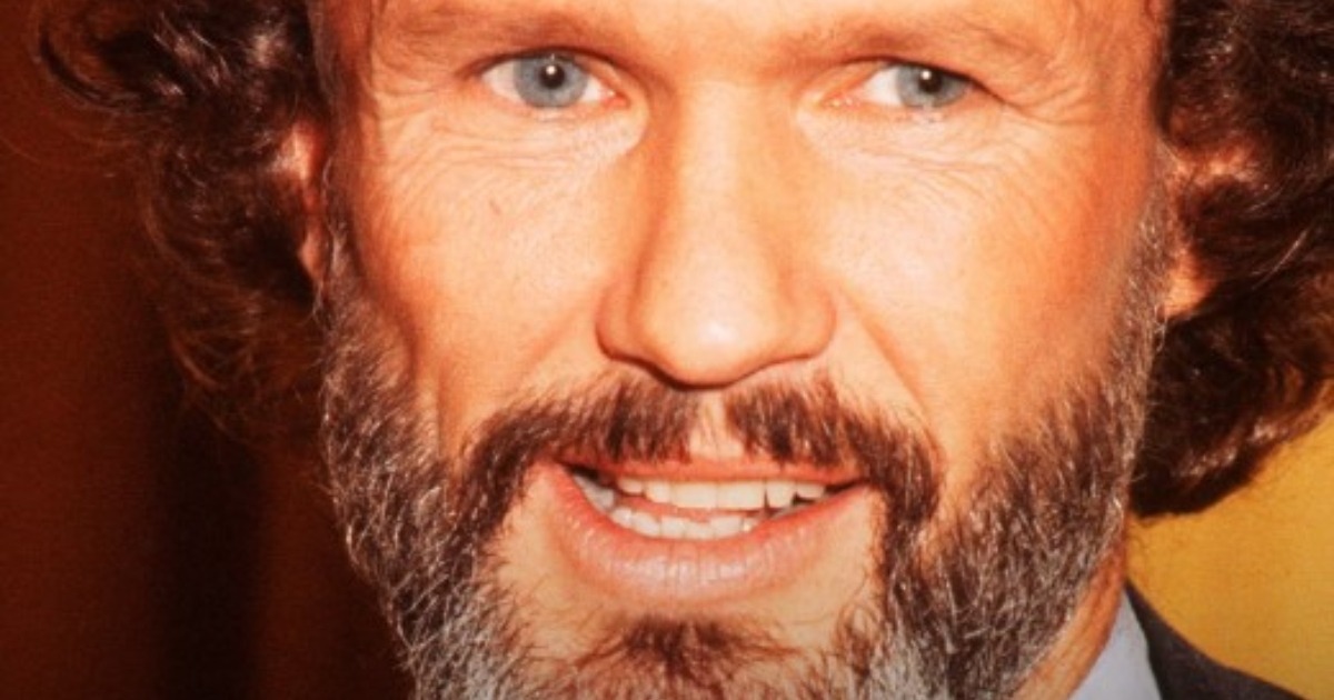 La Esposa de Kris Kristofferson Ha Estado a Su Lado en la Tristeza y la Alegría Durante 41 Años: ¡Recientes Fotos de la Dama Rubia de Ojos Azules!