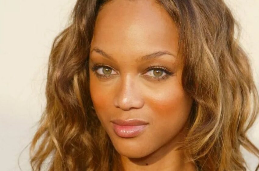  “Fans atónitos al ‘no reconocer’ a Tyra Banks, de 50 años”: ¿Cómo luce ahora?