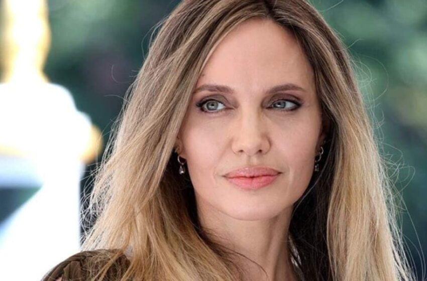  “¡Angelina Jolie está locamente enamorada de su novio más joven, a pesar de que no está soltero!”: ¡Detalles intrigantes de la vida personal de la estrella!