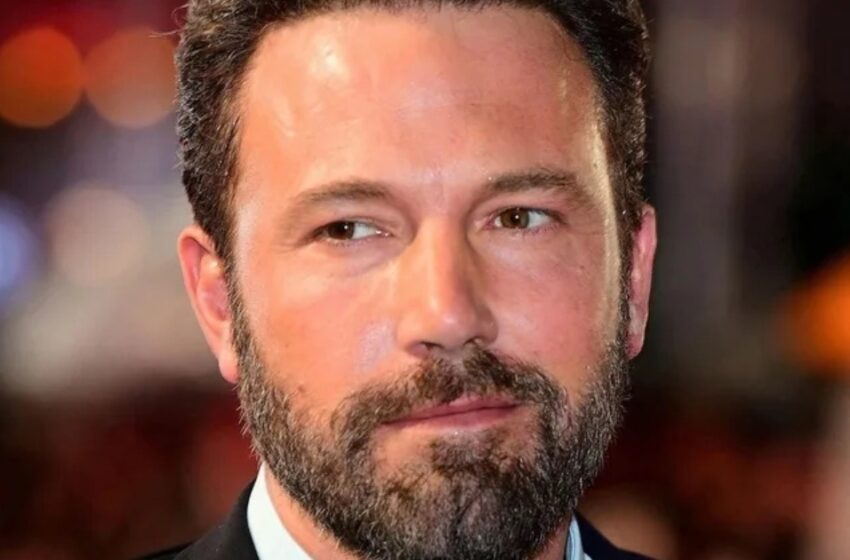  El Nuevo Corte de Cabello de Ben Affleck Llama la Atención: ¡La Gente Nota que Se Está Quedando Calvo! Las Fotos que Causaron Revuelo en la Red.