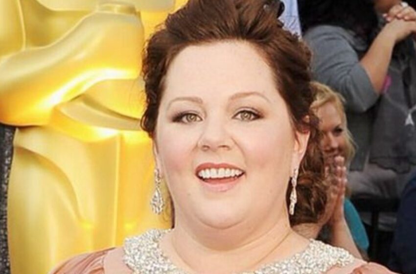  Melissa McCarthy Después de Perder 80 lbs: La Estrella Mostró Su Figura En Un Corsé De Cuero – ¡Los Bloggers Están Verdaderamente Preocupados!