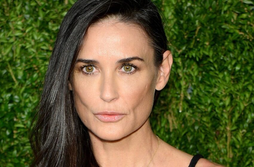  ¡Audaz! Demi Moore, a los 61 años, publicó fotos de ella en traje de baño sin Photoshop.