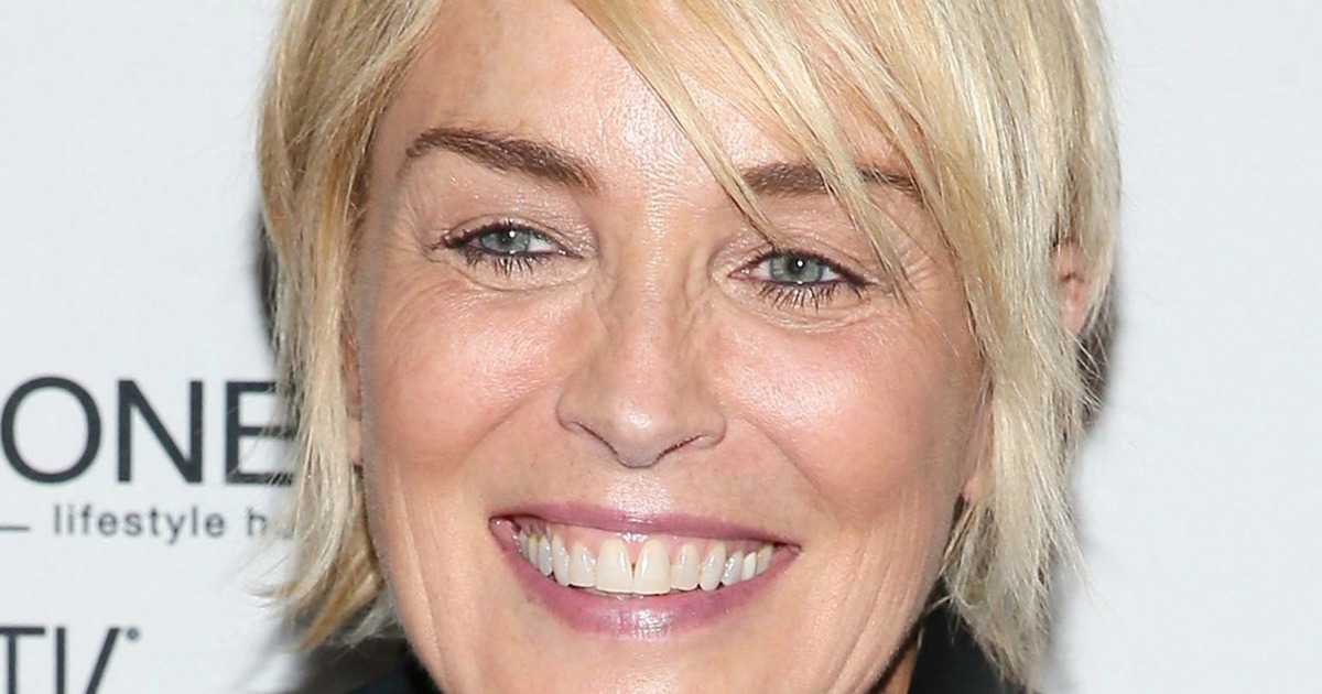 Actuó con tanta audacia: Sharon Stone, de 66 años, compartió una foto en un pequeño traje de baño y sin sujetador.