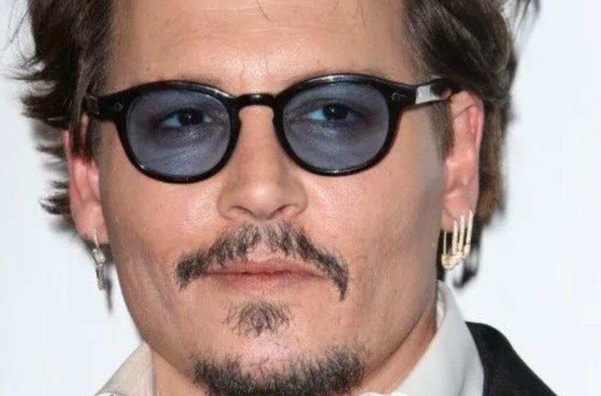  “Johnny Depp, de 61 años, envejecido, genera revuelo con su ‘graso’ cabello largo”: ¿Cómo luce?