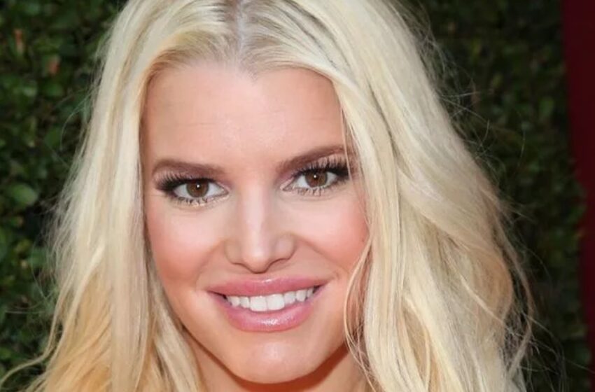  “¿Cuál es la verdad detrás de la asombrosa pérdida de peso de Jessica Simpson?”: ¡La estrella reveló los detalles!