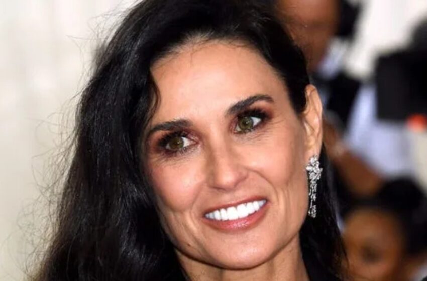  “Demi Moore, de 61 años, deslumbra con un vestido 3D, pero su cabello largo genera reacciones encontradas”: ¿Cómo se ve?