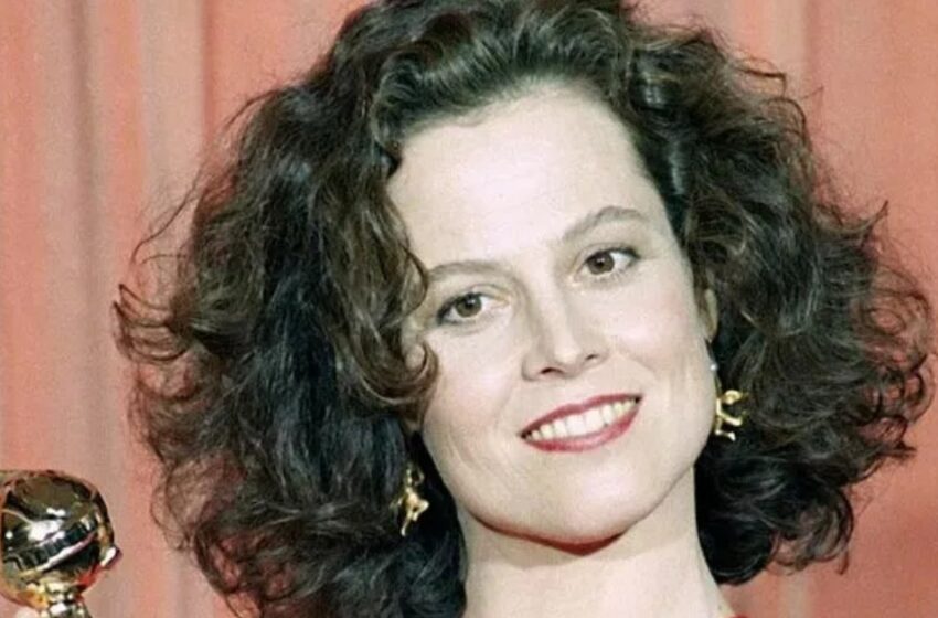  ¡Sigourney Weaver a los 75 años: Así luce hoy la estrella de ‘Alien’ y detalles sobre su vida familiar!