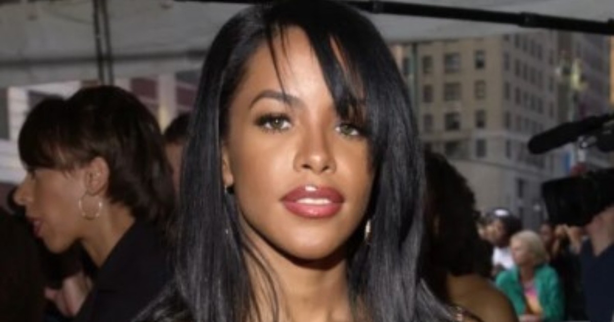 La gente decía que Aaliyah fue llevada al avión mientras dormía: ¿Qué realmente le pasó a la cantante? – ¿Detalles misteriosos?