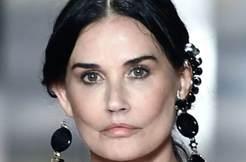  “Demi Moore, de 61 años, deslumbra a sus fans con su apariencia de ‘rejuvenecimiento’”: ¿Cuál es su secreto?