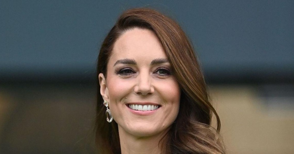 Los fanáticos están preocupados al ver a la Princesa Catherine lucir “cansada” y “agotada” durante una rara aparición pública: ¿cómo se ve?