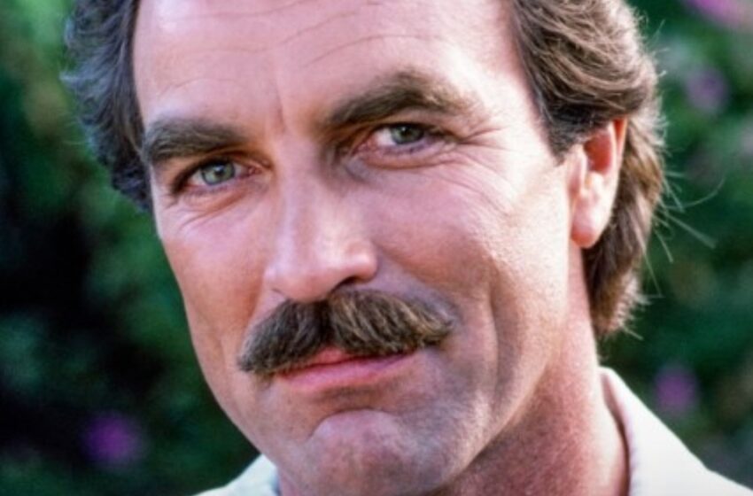  “¡La gente se niega a creer que Tom Selleck nació sin bigote!”: ¡Fotos raras de la estrella sin su icónico bigote!