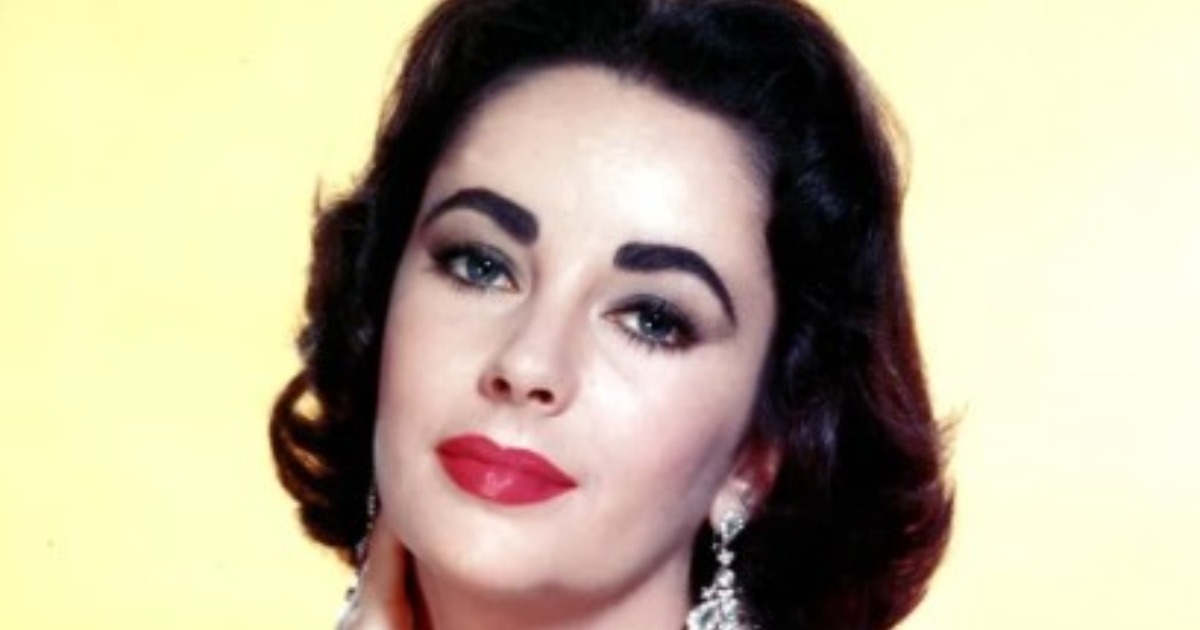 “La Nieta de Elizabeth Taylor Deja Atónitos a Sus Fans”: ¿Realmente Se Parece a Su Icónica Abuela?