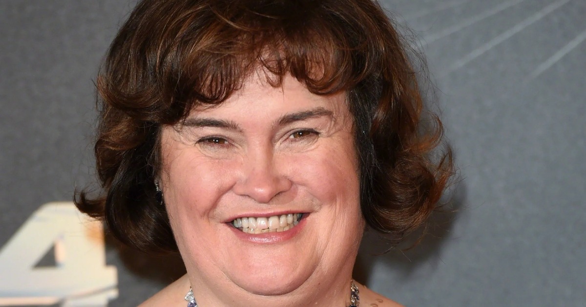 “El Increíble Viaje de Pérdida de Peso de Susan Boyle Después de Su Enfermedad”: ¿Cómo Se Ve Ahora?