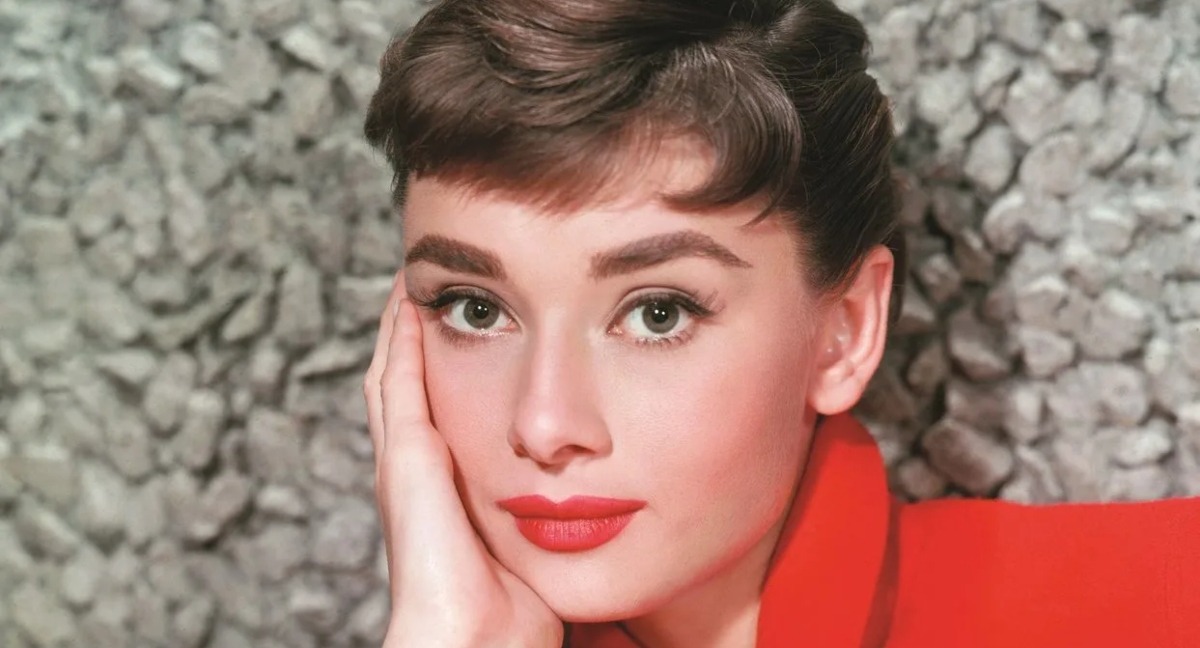 La nieta de Audrey Hepburn, que luce igual a ella: ¡Fotos de la joven!