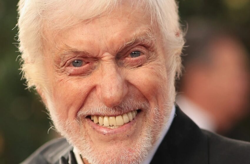  ¡Dick Van Dyke encontró el amor nuevamente tras perder a su pareja de 35 años! ¿Cómo es su nueva compañera?