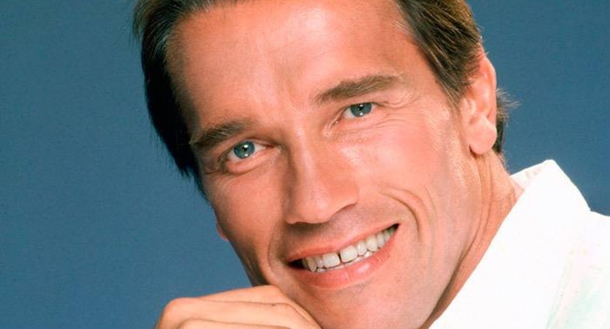 ¡”Parece Santa”: El nuevo look de Arnold Schwarzenegger con cabello largo y barba blanca sorprende a los usuarios!