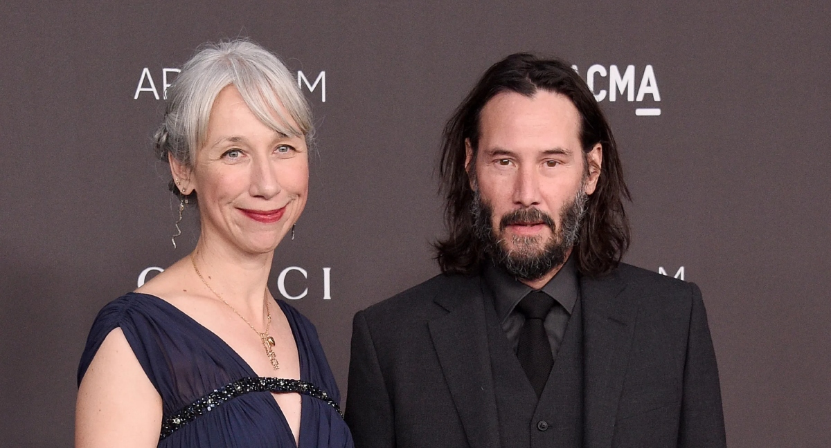 Keanu Reeves, de 60 años, y Alexandra Grant, de 51, se roban el show: ¡Los fanáticos reaccionan al nuevo look de Keanu!