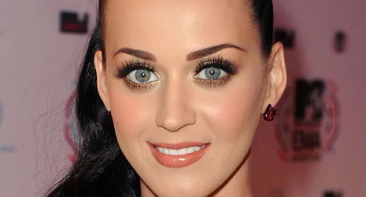 Katy Perry a los 40 años: ¡Los fans reaccionan a su ‘nuevo’ look! ¿Qué ha cambiado?