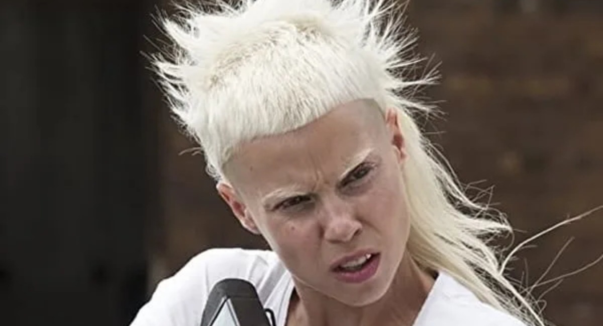 ¡Yolandi Visser en el pasado! Un vistazo a la transformación de la estrella de “Chappie”.