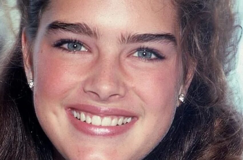  “Luce Joven y Atractiva a los 50”: ¡Fotos Recientes de Brooke Shields!