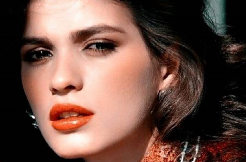  “De una impresionante joven de 25 años a una figura agotada”: La trágica historia de Gia Carangi.