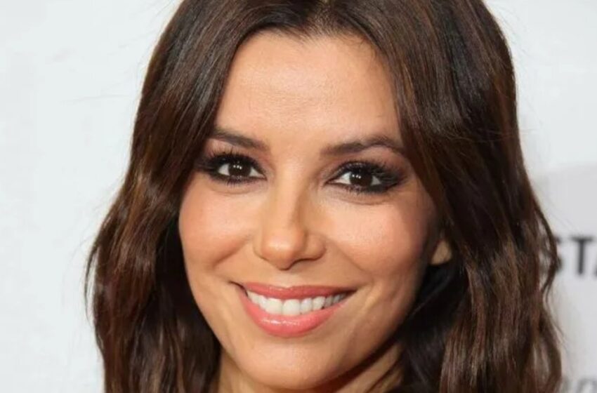  “Eva Longoria, de 49 años, sorprende a sus fans con fotos en bikini”: ¡Un detalle tiene a todos hablando!