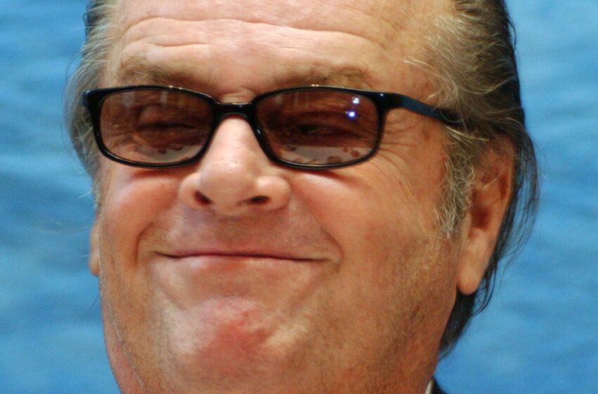  ¡La hija de 34 años de Jack Nicholson sorprende a los fanáticos con su ‘espejo exacto’ de él en una rara foto familiar!