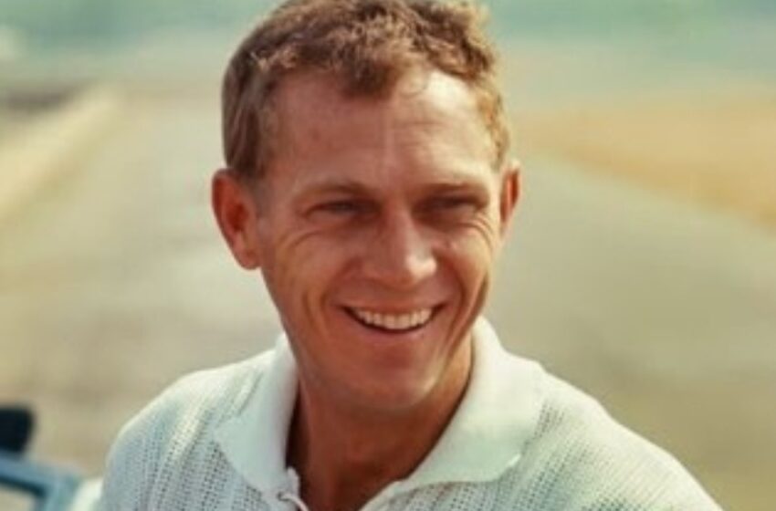  Los fans sorprendidos por el asombroso parecido entre el nieto de Steve McQueen y él: ¡Fotos de los hijos de su difunto hijo!