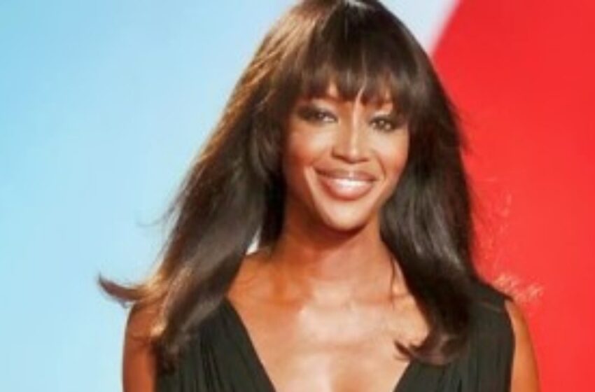  ¡Naomi Campbell comparte una rara foto con sus dos hermosos hijos! ¿Cómo se ven?