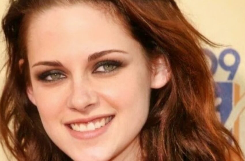  Kristen Stewart Llama La Atención En Nueva York Con Lencería Audaz Y Tacones Rojos: ¡Las Reacciones No Se Hacen Esperar!