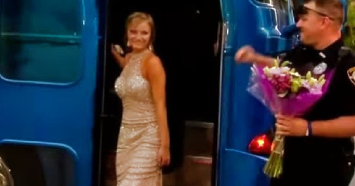¡La hija del oficial fallecido recibe una emotiva sorpresa en su baile de graduación por parte de sus excompañeros!: ¡Mira el conmovedor momento en fotos!