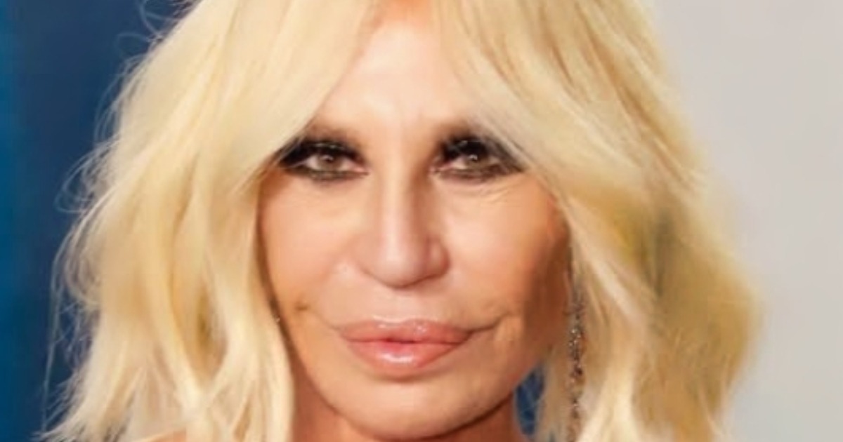 La hija de Donatella Versace, Allegra, roba miradas: “¡Es una de las mujeres más deslumbrantes de hoy!”