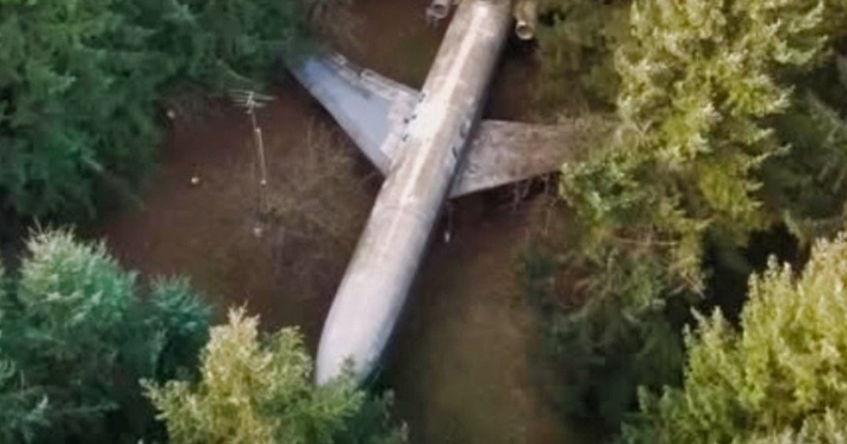 ¡El hombre convirtió un viejo avión en la casa de sus sueños! ¡Tienes que ver el interior!